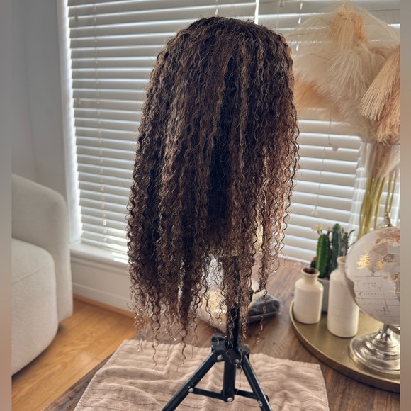 18 inch custom highlighted kinky curly wig| blonde highlight curly wig - Picture 6 of 9